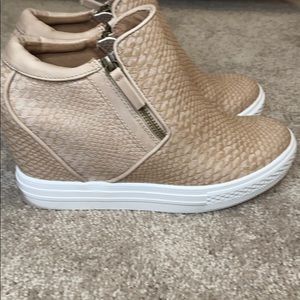 Tan faux leather snakeskin fashion sneakers